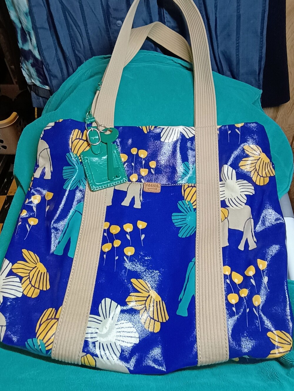 Fossil Key-Per Blue Floral/Elephant Tote Bag with Beige Straps